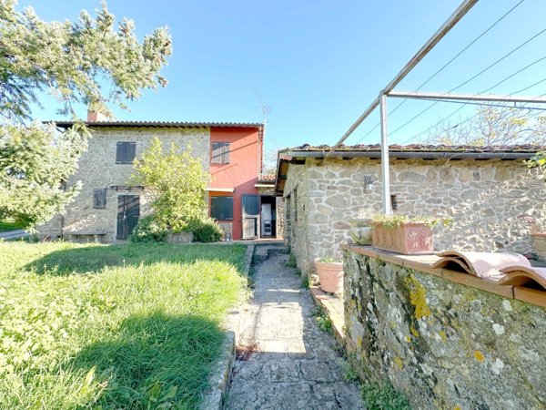 casale in vendita ad Uzzano