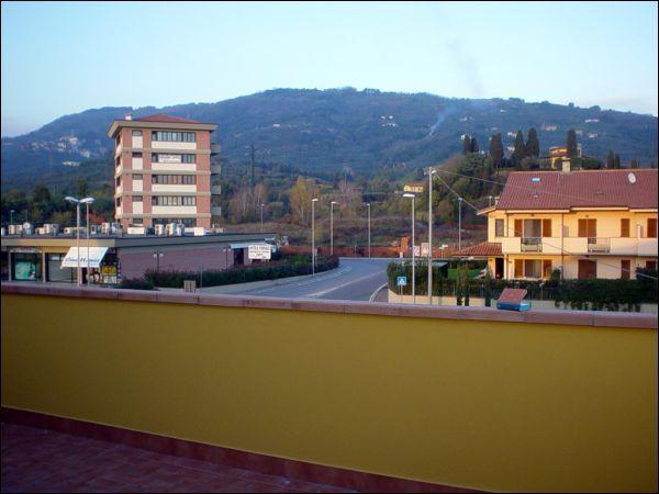 appartamento in vendita ad Uzzano in zona Santa Lucia