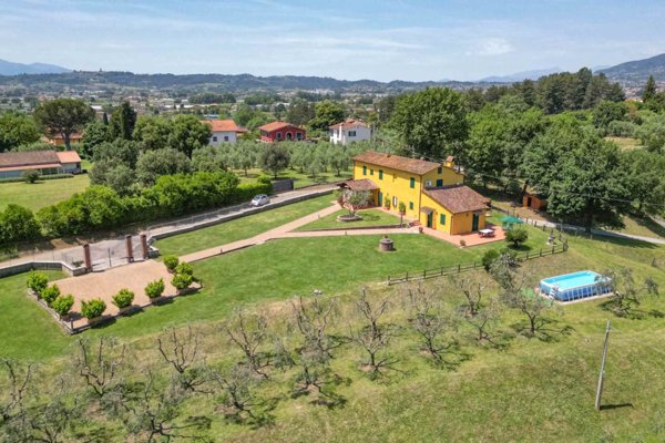 casa indipendente in vendita ad Uzzano in zona Torricchio