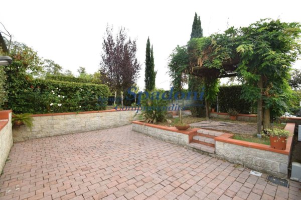 casa indipendente in vendita ad Uzzano