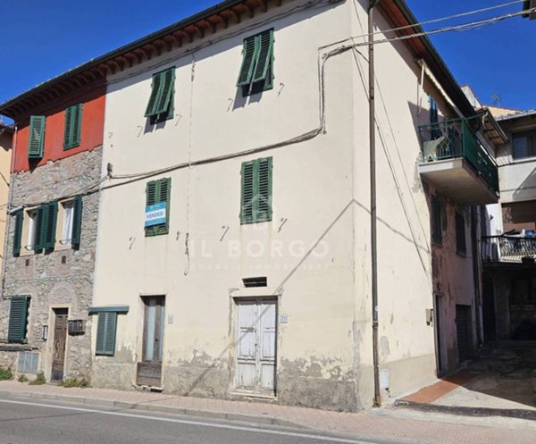 casa indipendente in vendita ad Uzzano in zona Santa Lucia