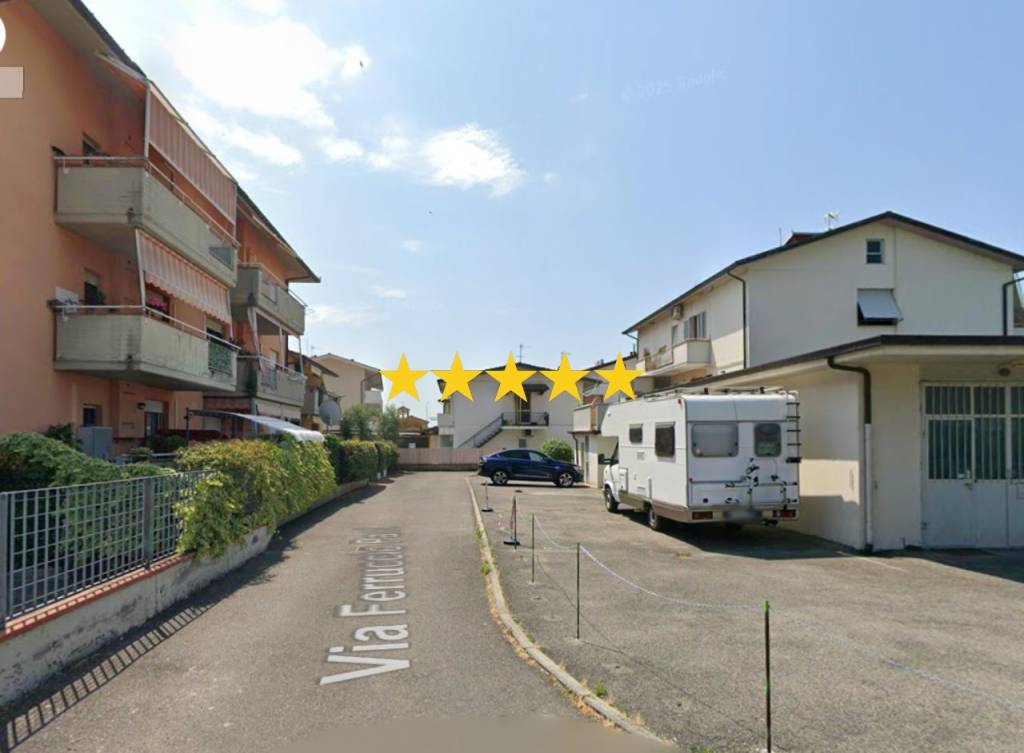 casa indipendente in vendita ad Uzzano in zona Santa Lucia