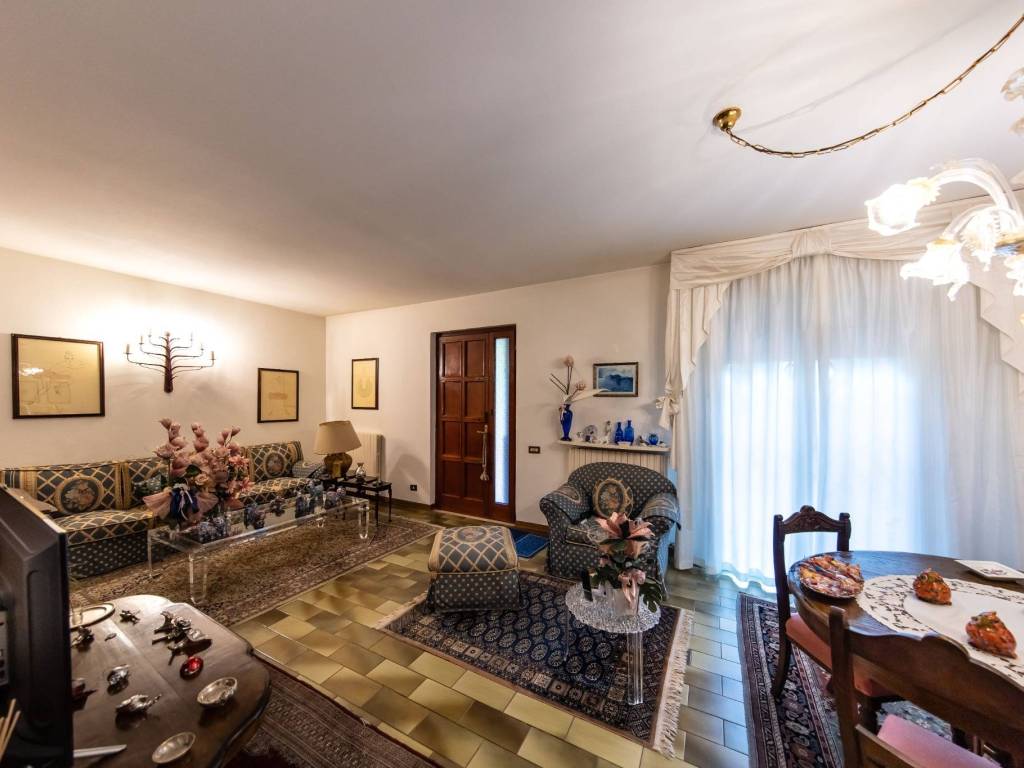 appartamento in vendita ad Uzzano