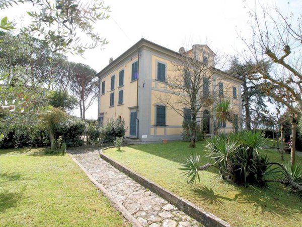 casa indipendente in vendita ad Uzzano in zona Santa Lucia