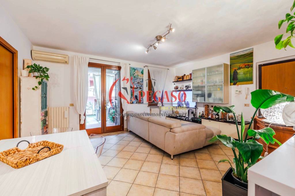 appartamento in vendita ad Uzzano in zona Santa Lucia