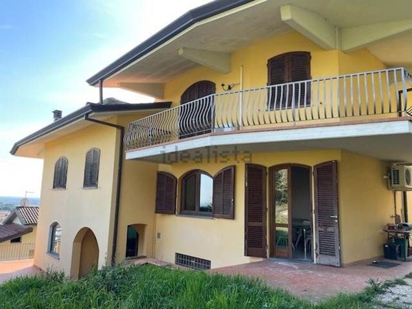 casa indipendente in vendita ad Uzzano