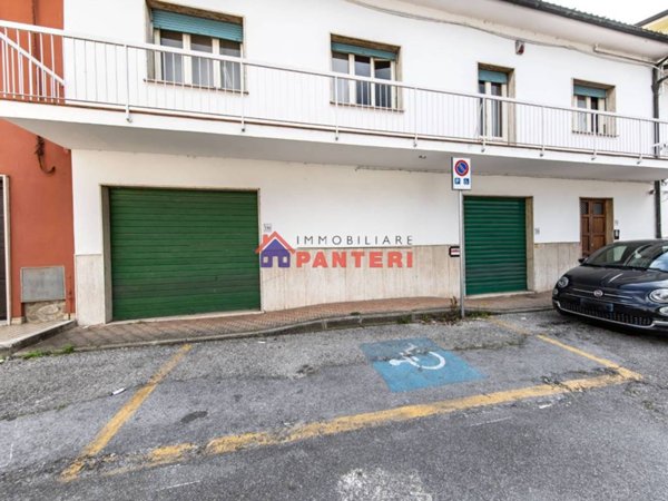 casa indipendente in vendita ad Uzzano in zona Santa Lucia