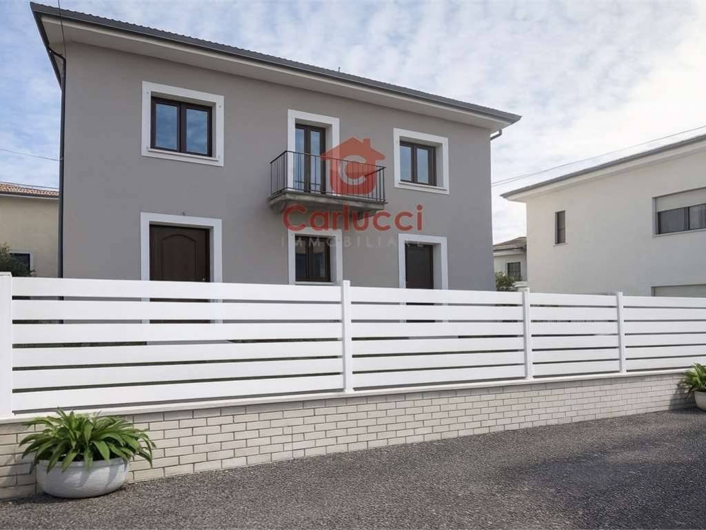 casa indipendente in vendita ad Uzzano in zona Santa Lucia