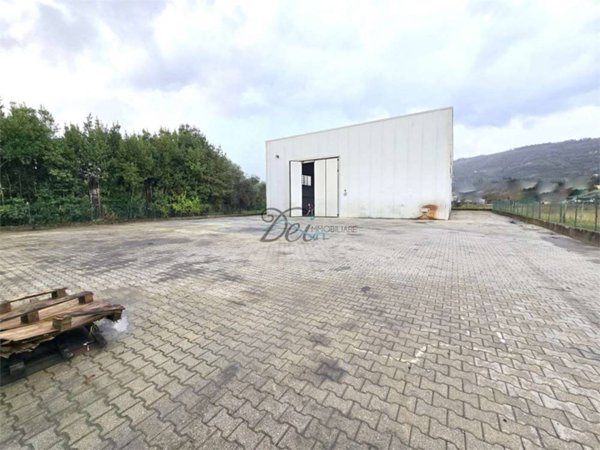 ufficio in vendita ad Uzzano