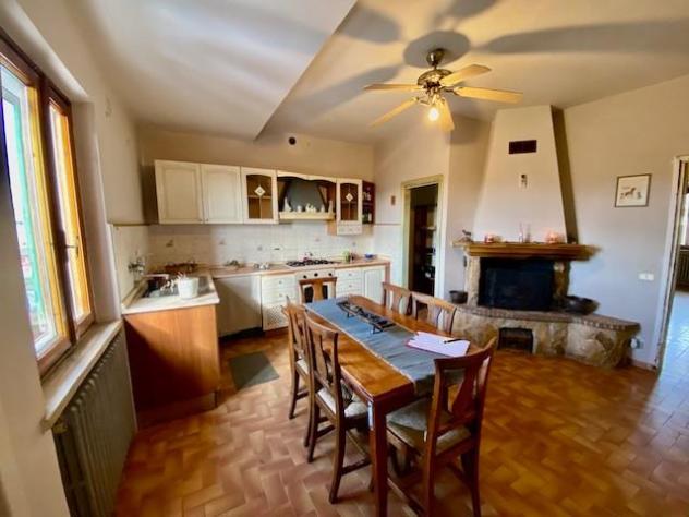 appartamento in vendita ad Uzzano in zona Santa Lucia