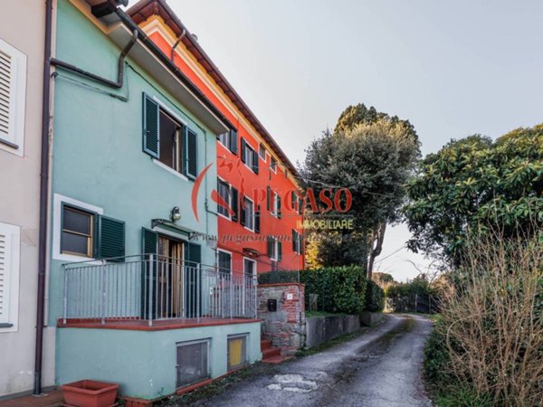 casa indipendente in vendita ad Uzzano in zona Santa Lucia