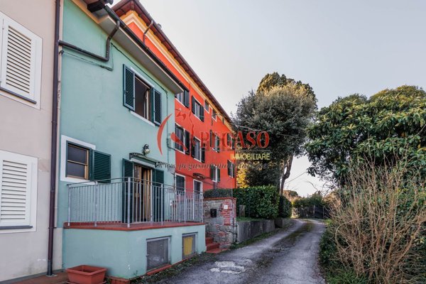 casa indipendente in vendita ad Uzzano in zona Torricchio