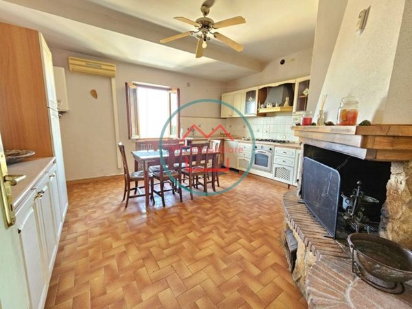 appartamento in vendita ad Uzzano in zona Santa Lucia