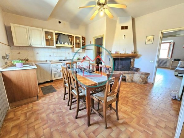 appartamento in vendita ad Uzzano in zona Santa Lucia