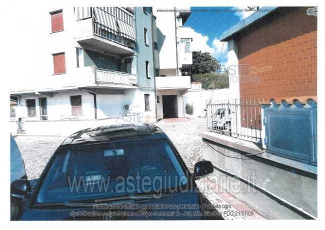 locale commerciale in vendita ad Uzzano in zona Santa Lucia