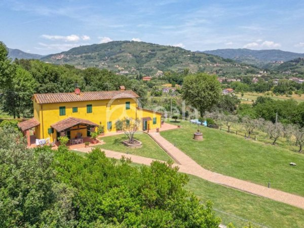 casa indipendente in vendita ad Uzzano in zona Torricchio