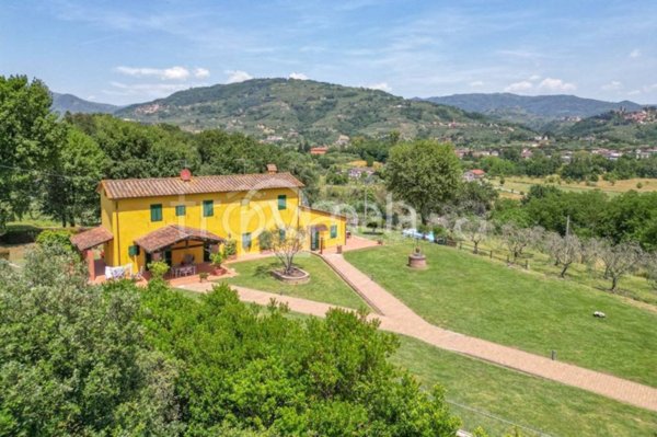 villa in vendita ad Uzzano in zona Torricchio