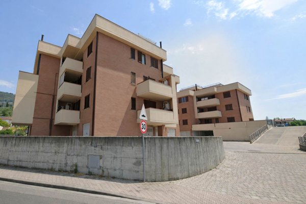 appartamento in vendita ad Uzzano in zona Santa Lucia