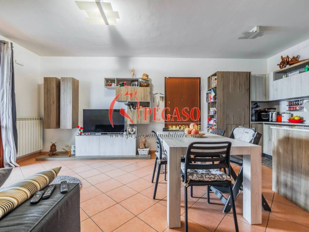 appartamento in vendita ad Uzzano in zona Forone