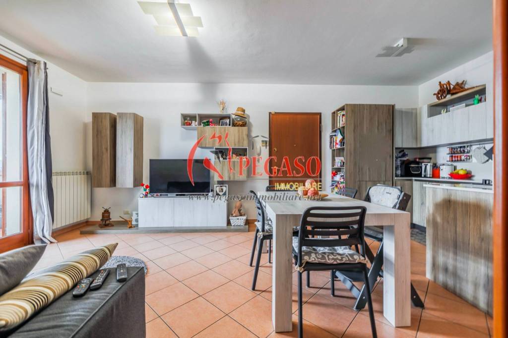 appartamento in vendita ad Uzzano in zona Forone