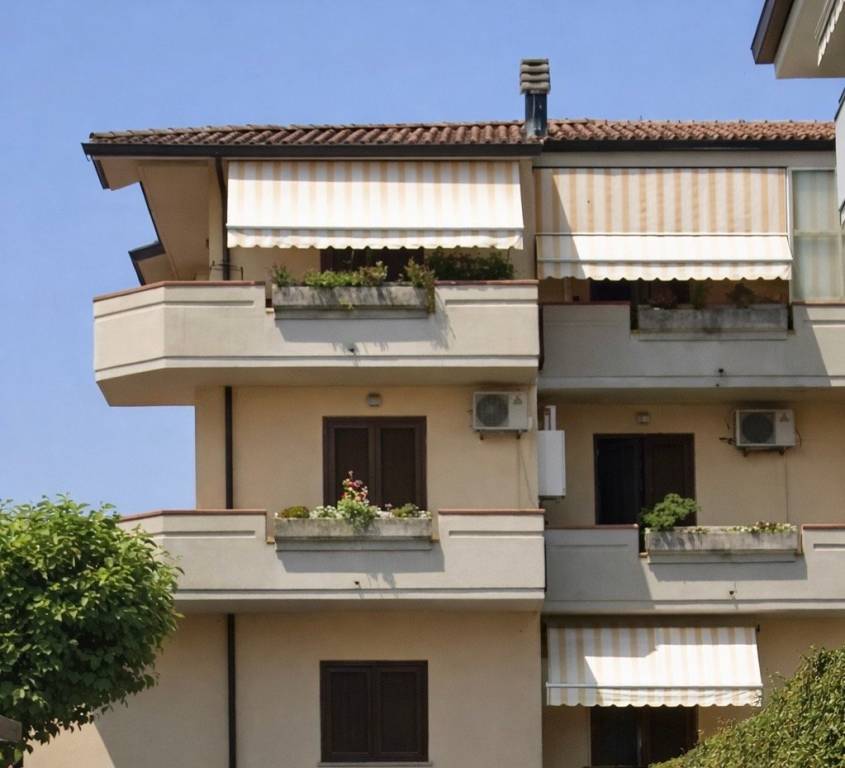 appartamento in vendita ad Uzzano in zona Santa Lucia