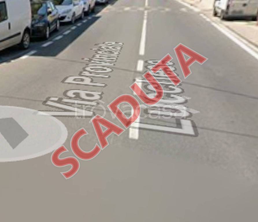 negozio in vendita ad Uzzano in zona Santa Lucia