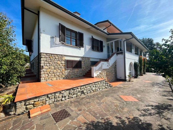 casa indipendente in vendita ad Uzzano in zona Torricchio