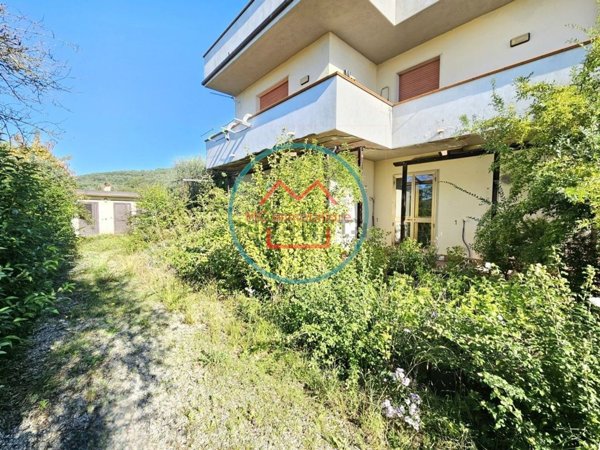 appartamento in vendita ad Uzzano in zona Santa Lucia