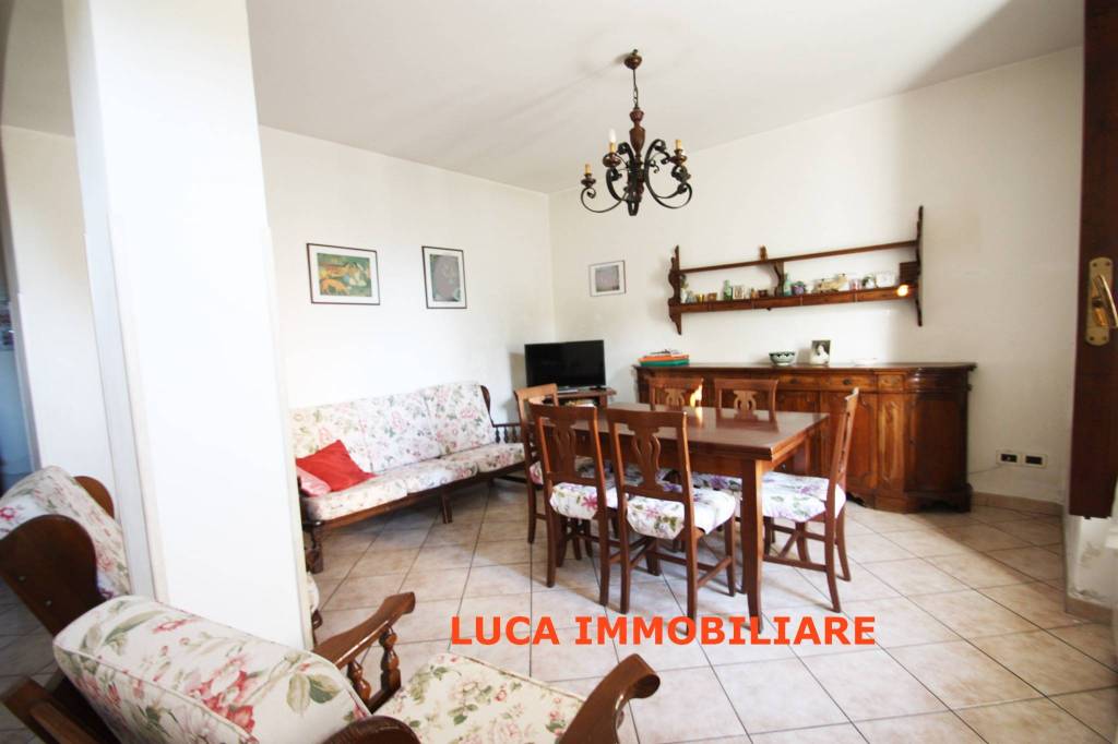 casa indipendente in vendita ad Uzzano in zona Santa Lucia