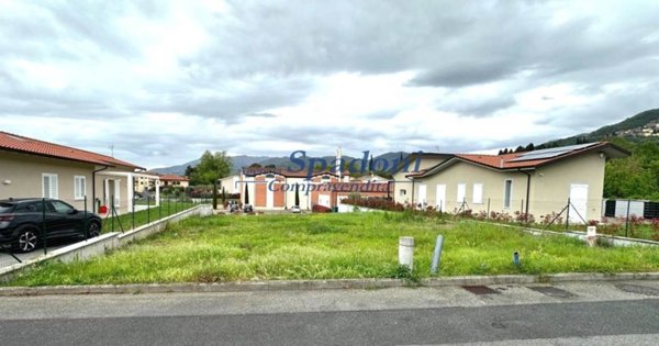 terreno agricolo in vendita ad Uzzano in zona Santa Lucia