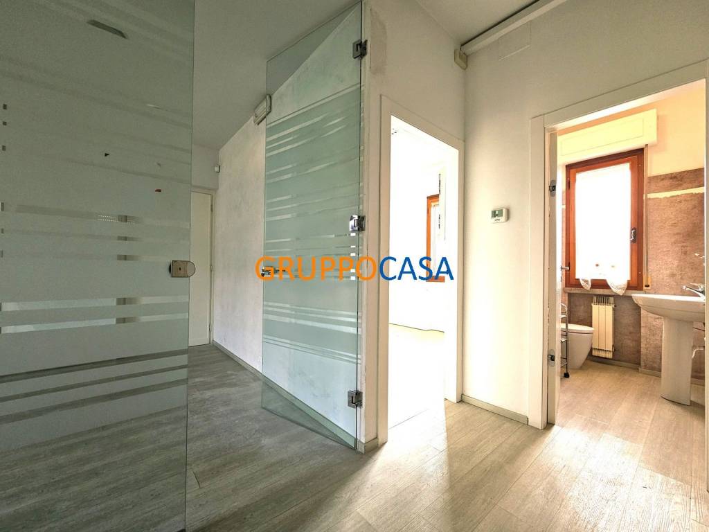 ufficio in vendita ad Uzzano in zona Santa Lucia