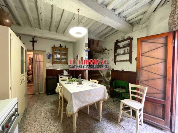 casa semindipendente in vendita ad Uzzano