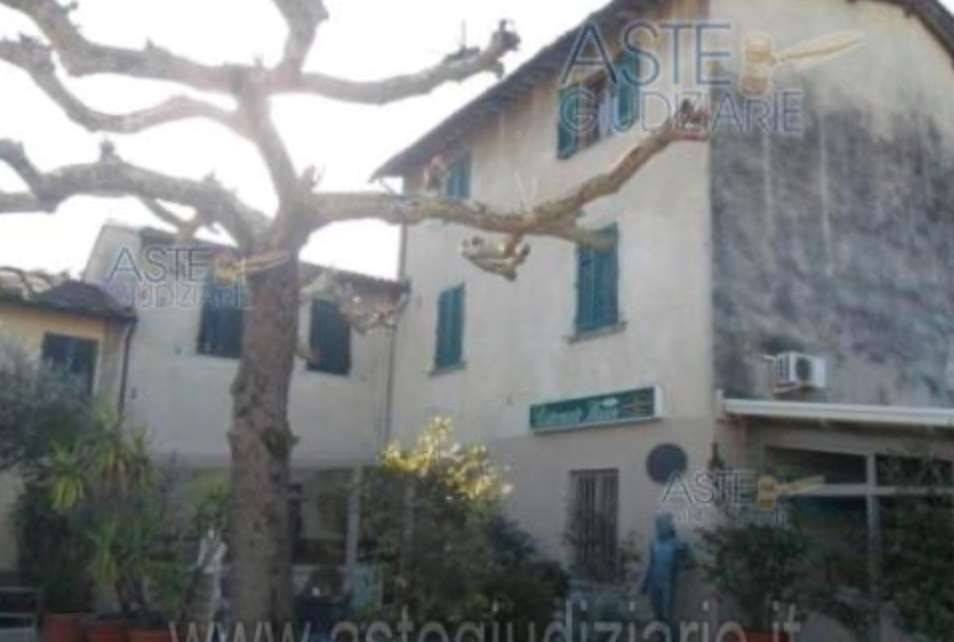 casa indipendente in vendita ad Uzzano in zona Santa Lucia