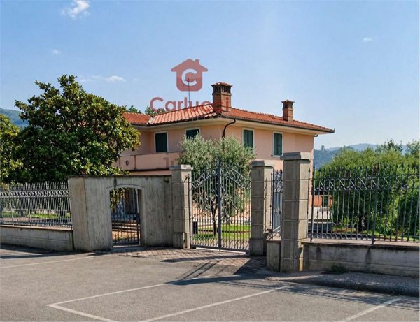 casa indipendente in vendita ad Uzzano in zona Torricchio