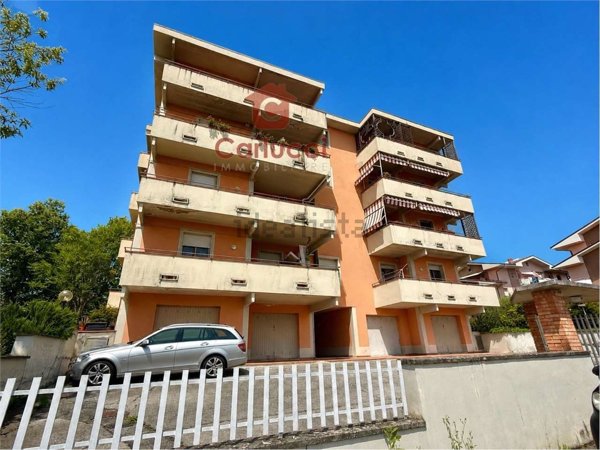 appartamento in vendita ad Uzzano in zona Santa Lucia