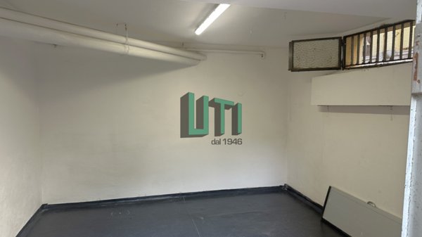 locale di sgombero in vendita ad Uzzano