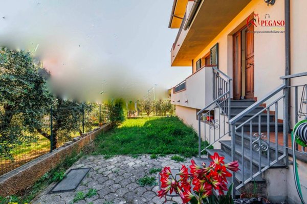 casa indipendente in vendita ad Uzzano in zona Torricchio
