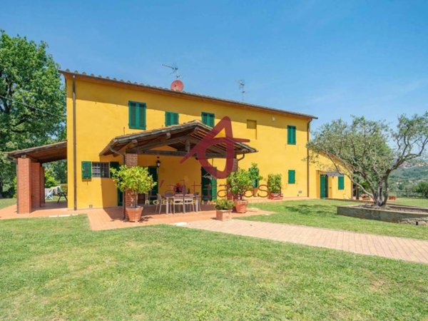 casa indipendente in vendita ad Uzzano in zona Santa Lucia