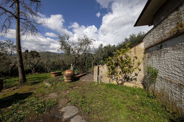 casa indipendente in vendita ad Uzzano in zona Fornaci