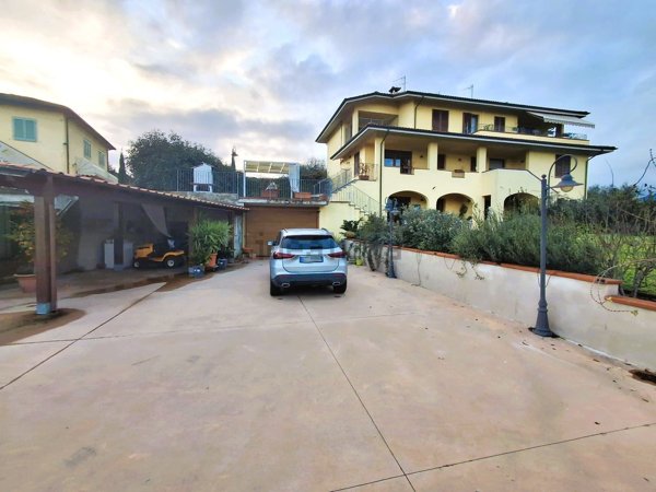 casa indipendente in vendita ad Uzzano in zona Torricchio