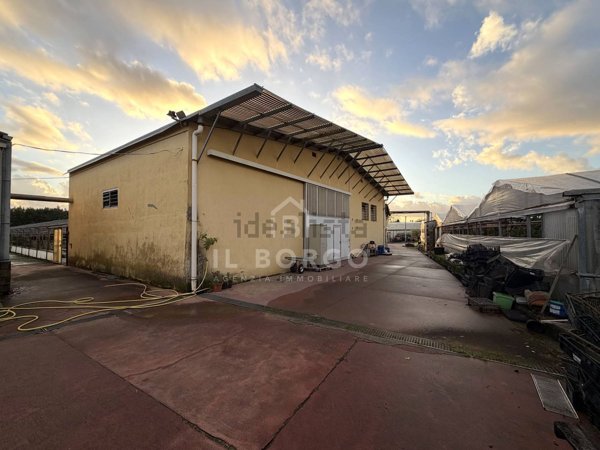 locale di sgombero in vendita ad Uzzano in zona Forone