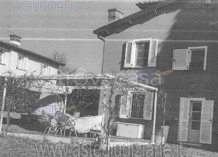 casa indipendente in vendita ad Uzzano in zona Forone