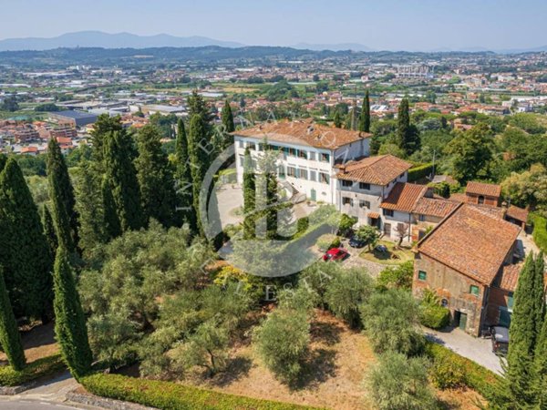 casa indipendente in vendita ad Uzzano in zona Santa Lucia