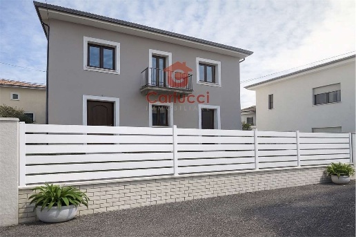 casa indipendente in vendita ad Uzzano in zona Santa Lucia