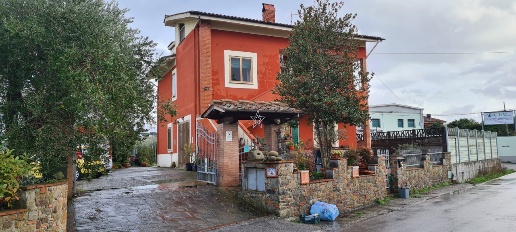 casa indipendente in vendita ad Uzzano in zona Fornaci