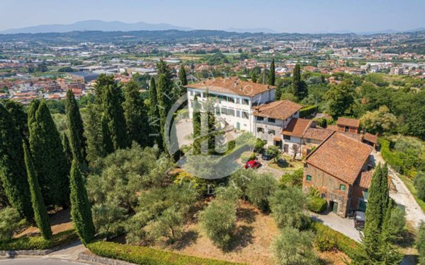 casa indipendente in vendita ad Uzzano in zona Santa Lucia