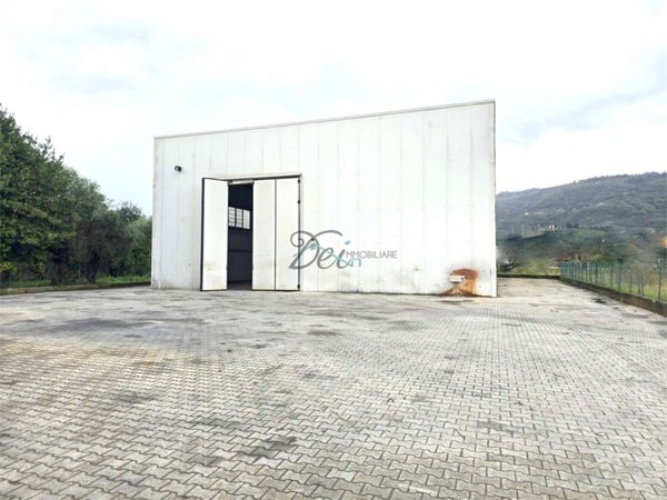 ufficio in vendita ad Uzzano in zona Forone