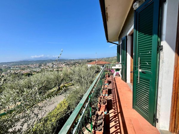 casa indipendente in vendita ad Uzzano in zona Fornaci