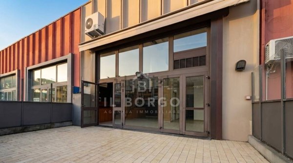 locale commerciale in vendita ad Uzzano in zona Santa Lucia