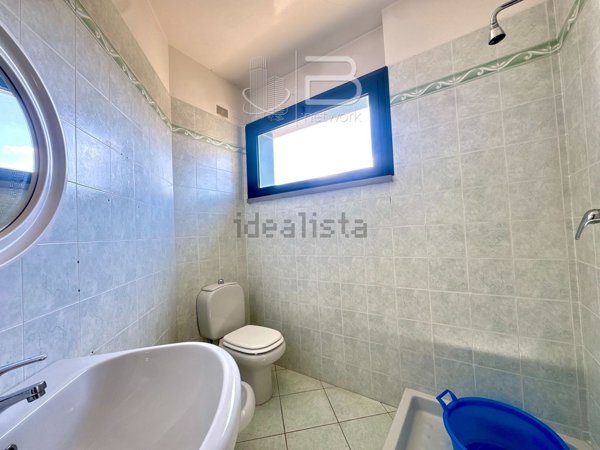 ufficio in vendita ad Uzzano in zona Santa Lucia